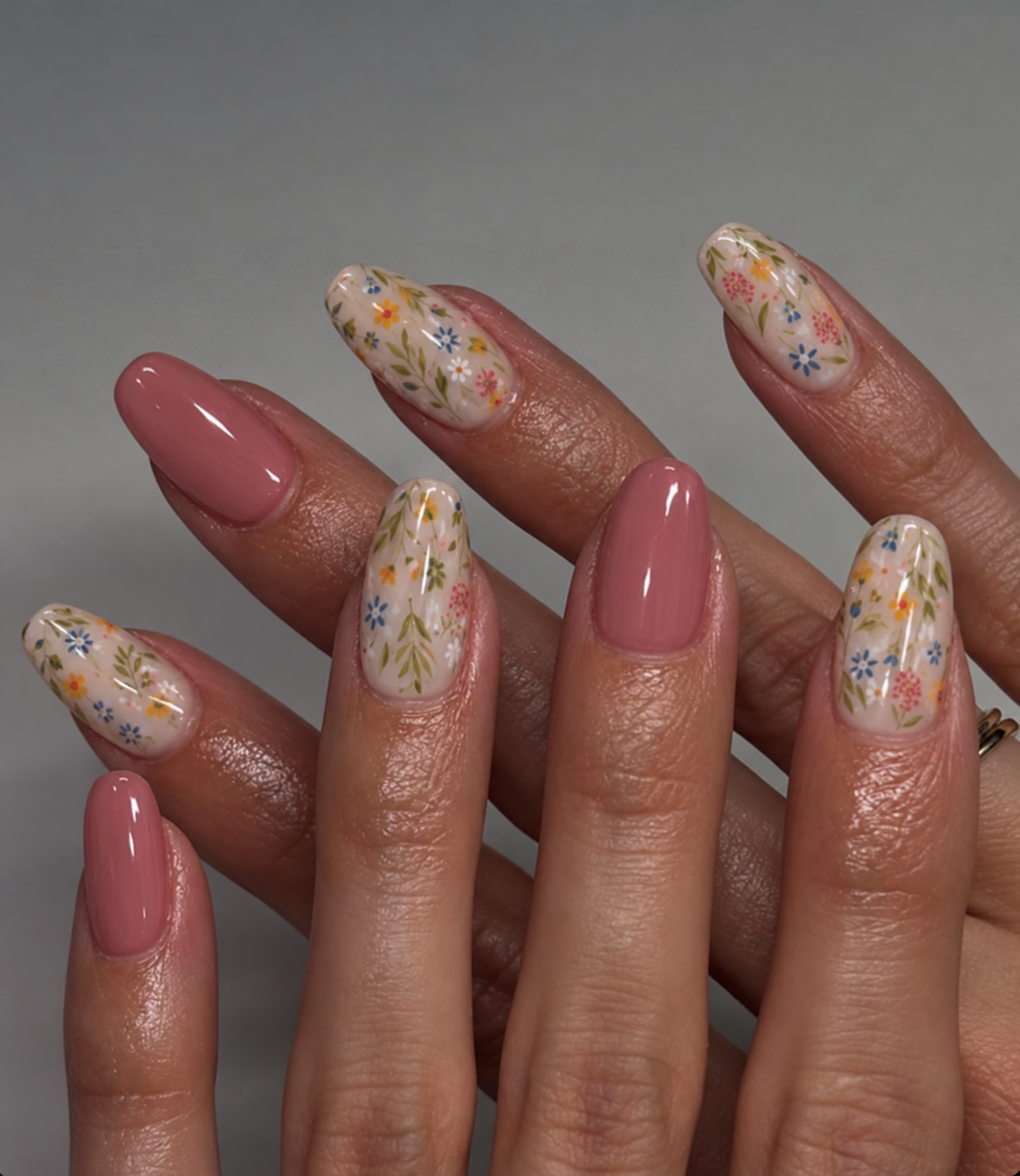 Florals & Primrose Pink Squoval Press-on Nails