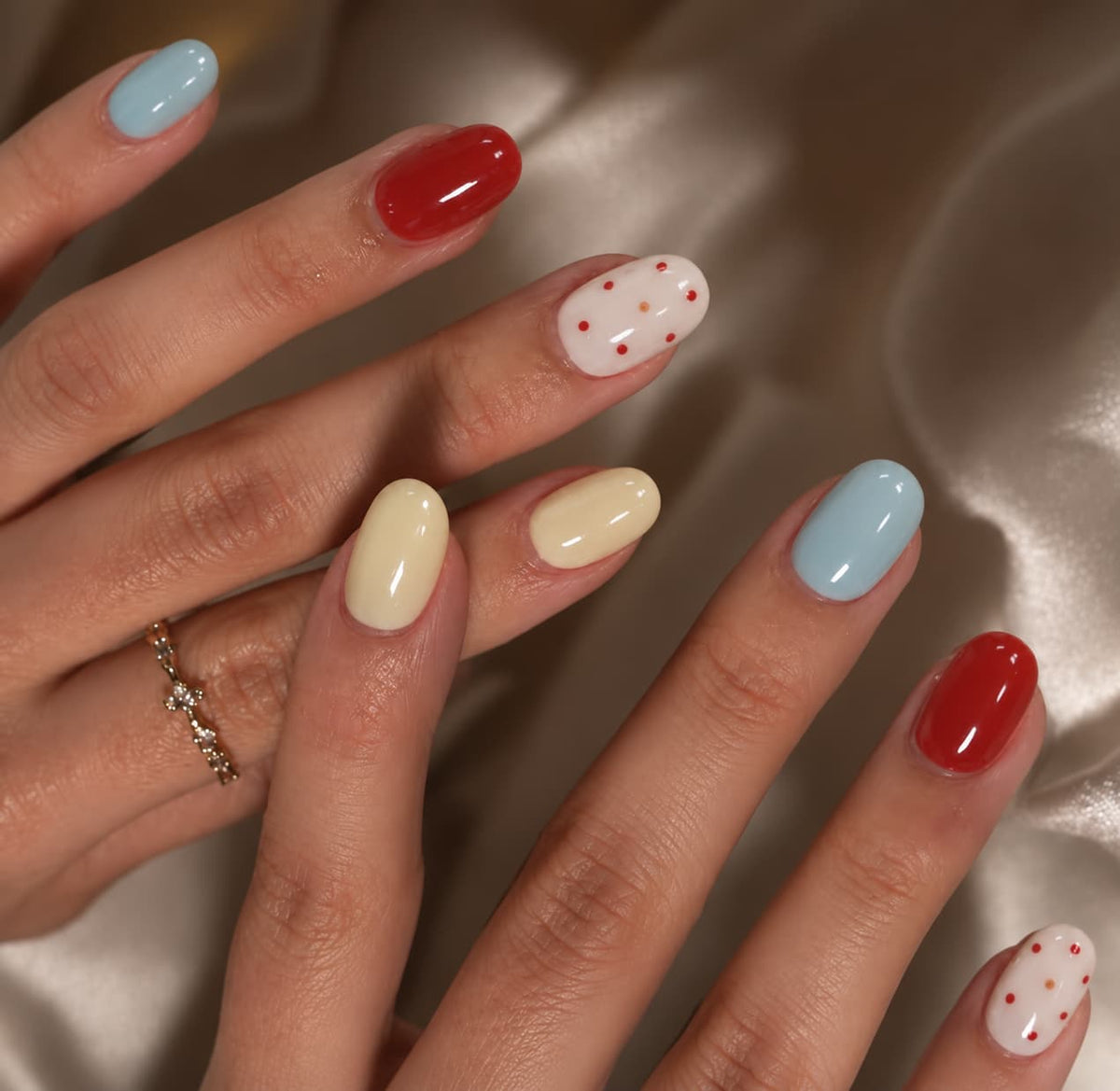 Red Polka Mix Round Press-on Nails